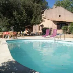 Villa in Provence with Pool and Vineyard Views