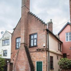 Octagon Cottage