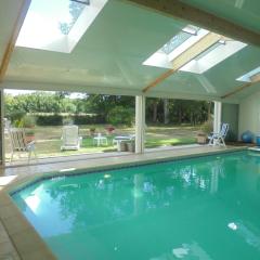 propriete avec piscine interieure et sauna