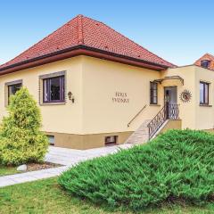 Cozy Home In Kuhlen Wendorf With Kitchen