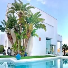 Villa Blanca Views & Pool