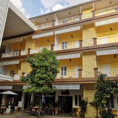 스리 크룽텝 호텔(Sri Krungthep Hotel)