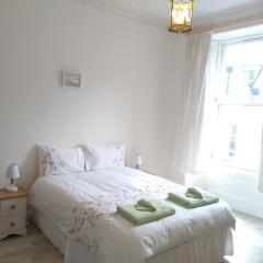 Stylish two bedroom apartment in St Andrews centre