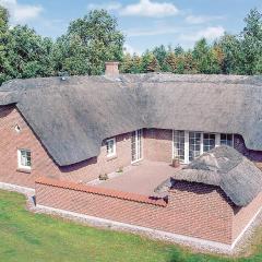 Nice Home In Væggerløse With Sauna