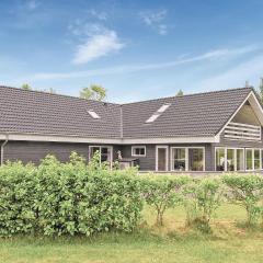 Nice Home In Glesborg With Sauna