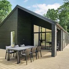 Four-Bedroom Holiday Home In Glesborg
