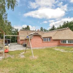 Lovely Home In Væggerløse With Sauna