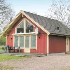 2 Bedroom Cozy Home In Bolmsö
