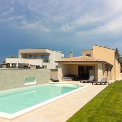 Beautiful villa Markulin with private pool near Pula
