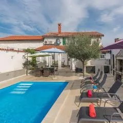 Casa Maura