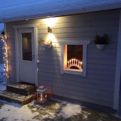 Cozy Cottage - Free WIFI and Parking