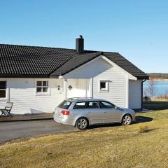 6 person holiday home in tomrefjord