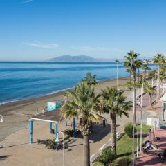 COMFORTABLE, CLOSE TO THE BEACH, POOL, NEW, PADDLE