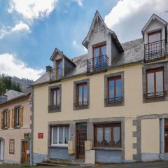 Beautiful Apartment In La Bourboule With Kitchen