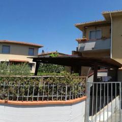 VADA (LI) ZONA RESIDENZIALE A 300 MT DAL MARE da 6 a 8 POSTI LETTO