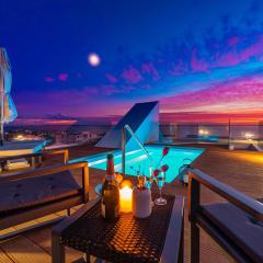 Bekina, stylish rooftop pool apartment