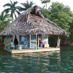 El Toucan Loco floating lodge