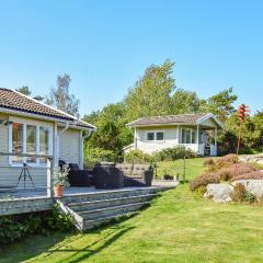 Awesome Home In Hviksns With 3 Bedrooms And Wifi