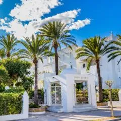 Oasis Club II Triplex Apartment by Rock Rentals