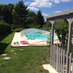 Studio avec piscine privee jardin clos et wifi a Saint Jean d'Angely