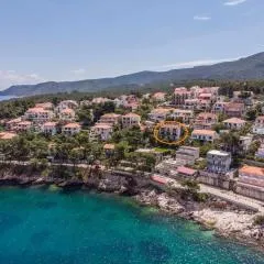 Apartments and Room Caric
