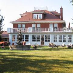 Wakamow Heights Bed and Breakfast