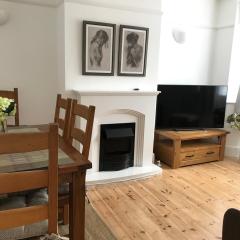 Central cosy 2 bedroom apartment