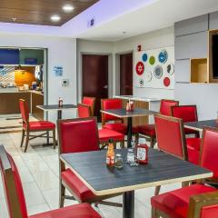 Holiday Inn Express & Suites - Olathe South by IHG