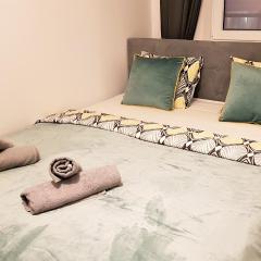 Centrum Warszawy - City Center the best places, metro Centrum & Świętokrzyska, partial view of the Palace of Culture