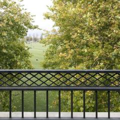 Penthouse 5 mins walk to City Centre & Colleges with Terrace & Sleeps 6