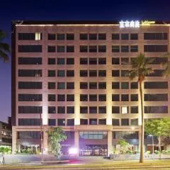 라 메종 호텔(La Maison Hotel)