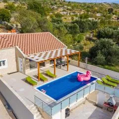 Villa Olivia - Jasenice, with swimming pool and jacuzzi