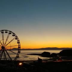 Palm Cove Bundoran Luxurious Sea View Balcony Free Wifi Netflix Sleeps 5