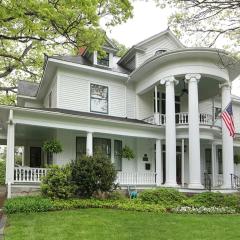 Double Oaks Bed & Breakfast