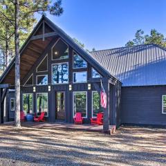 Stylish Broken Bow Cabin with Hot Tub and Fire Pit!