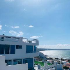 Exclusivo Penthouse frente al mar con acceso a la playa - Club Privado en Manta
