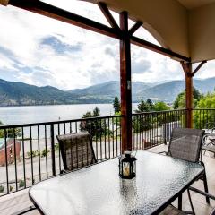 Lake Chelan Manson Bay Condo with Pool Access!