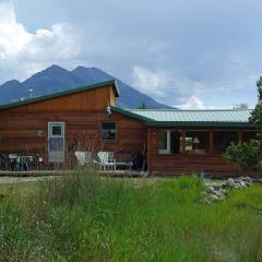 Emigrant Cabin on 10 Acres with BBQ and Peaceful Views!