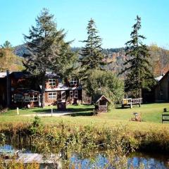 Chester Farmhouse on 100 Acres, 15 Min to Okemo!