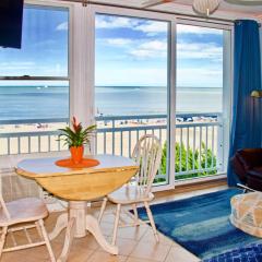 Virginia Beach Oceanfront Studio with Pool Access!