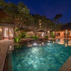 Villa Rubina - Luxury Pool Villa in Batu Belig Next to the Beach!