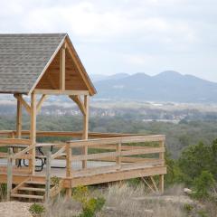 Quiet Utopia Cabin with Deck and Mountain Views!