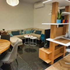 The Six Museums central Athens Stadium 4pers apart