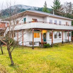 Ketchikan Home with Bay Views, half Mi to Hiking Trails!