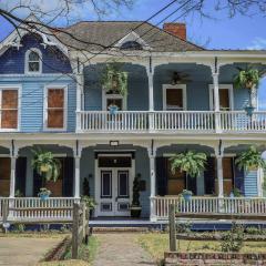 Vicksburg Home with 3 Porches, Walk to Downtown