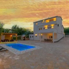 Villa DALMATINA