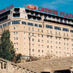 Crowne Plaza Hotel-Niagara Falls/Falls View, an IHG Hotel