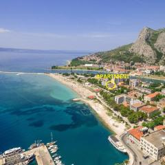 AP PUNTA next to sandy beach, apartment with garden