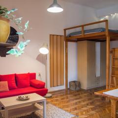 Pine Tree Studio in Historical City Centre