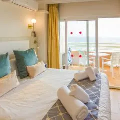 New studio in Stella Maris with stunning Sea Views